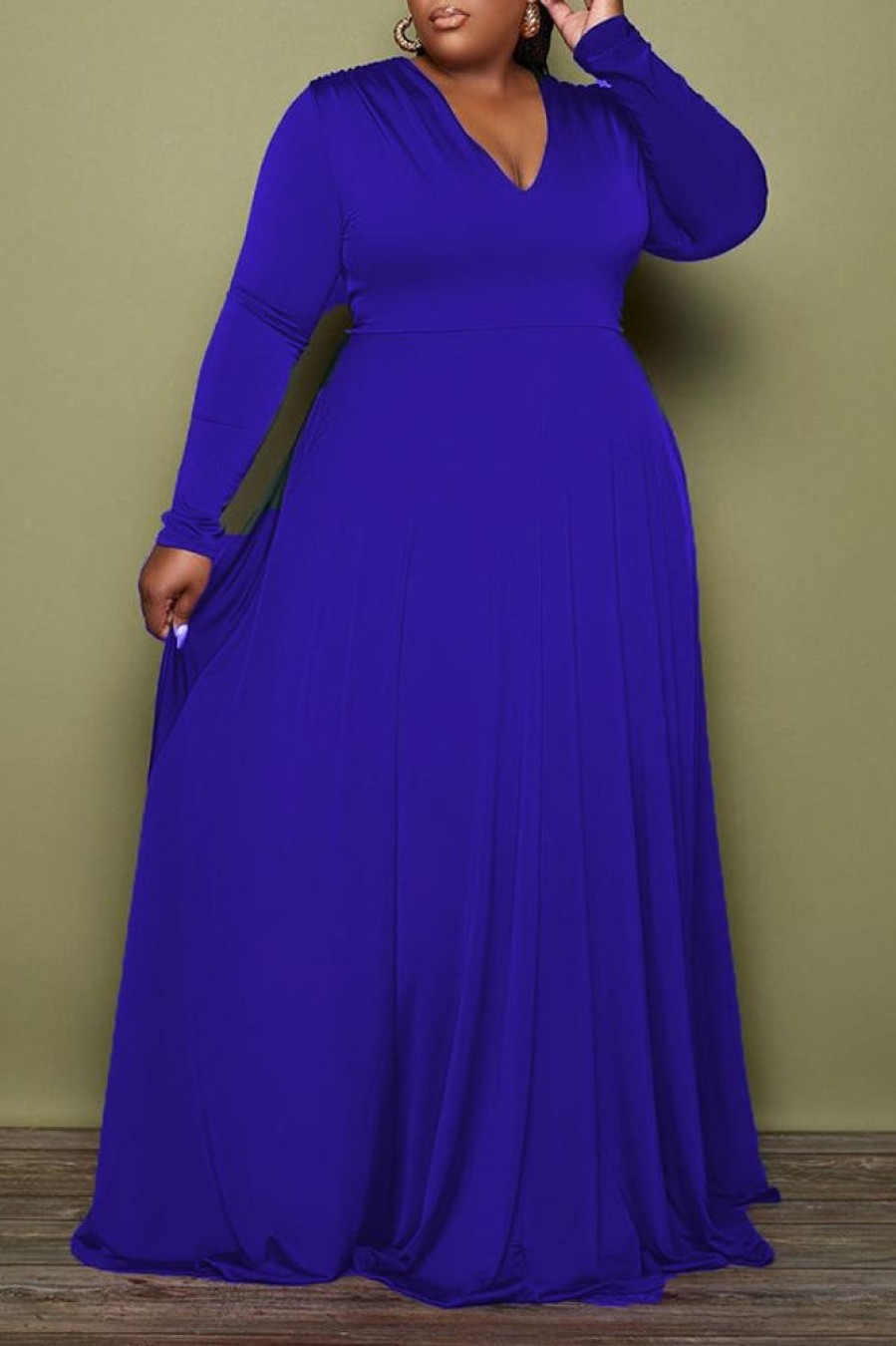 Dresses female | Basic Solid Color V-Neck Plus Size Maxi Dress