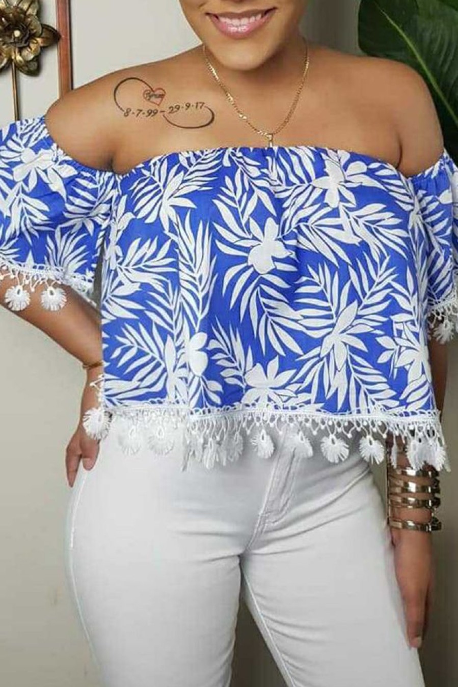 Tops & Outerwear female | Pretty Print Off Shoulder Lacy Stitching Loose Short Top Blue