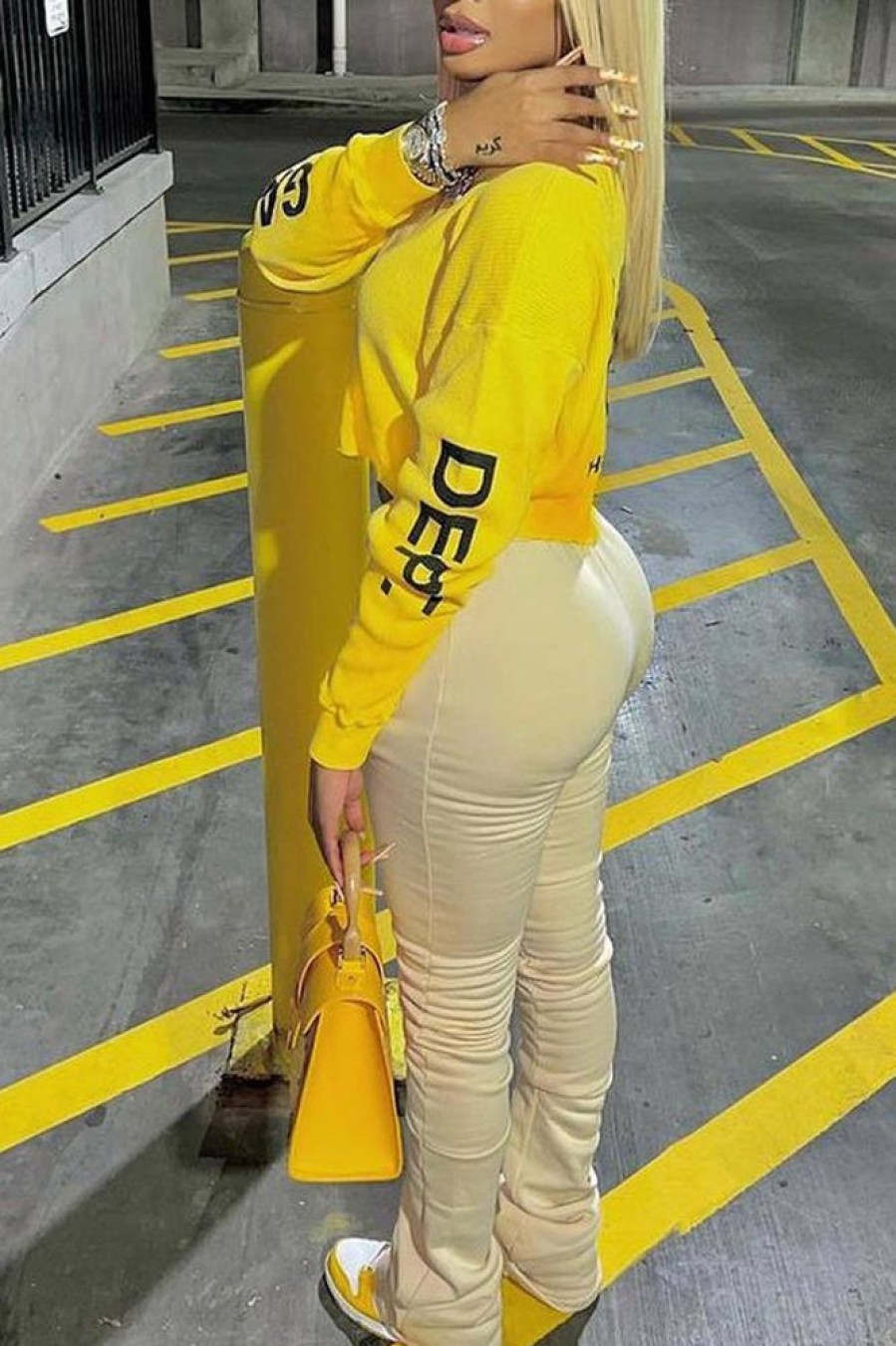 Tops & Outerwear female | On-Trend Long Sleeve Round Neck Letter Print Short Sweatshirt Yellow